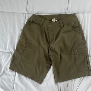 Duluth Trading womens cargo shorts Size 12.olive green